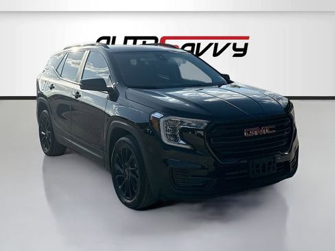 Used 2024 GMC Terrain SLE w/ Driver Convenience Package image 1