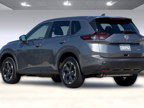 Used 2024 Nissan Rogue SV image 7