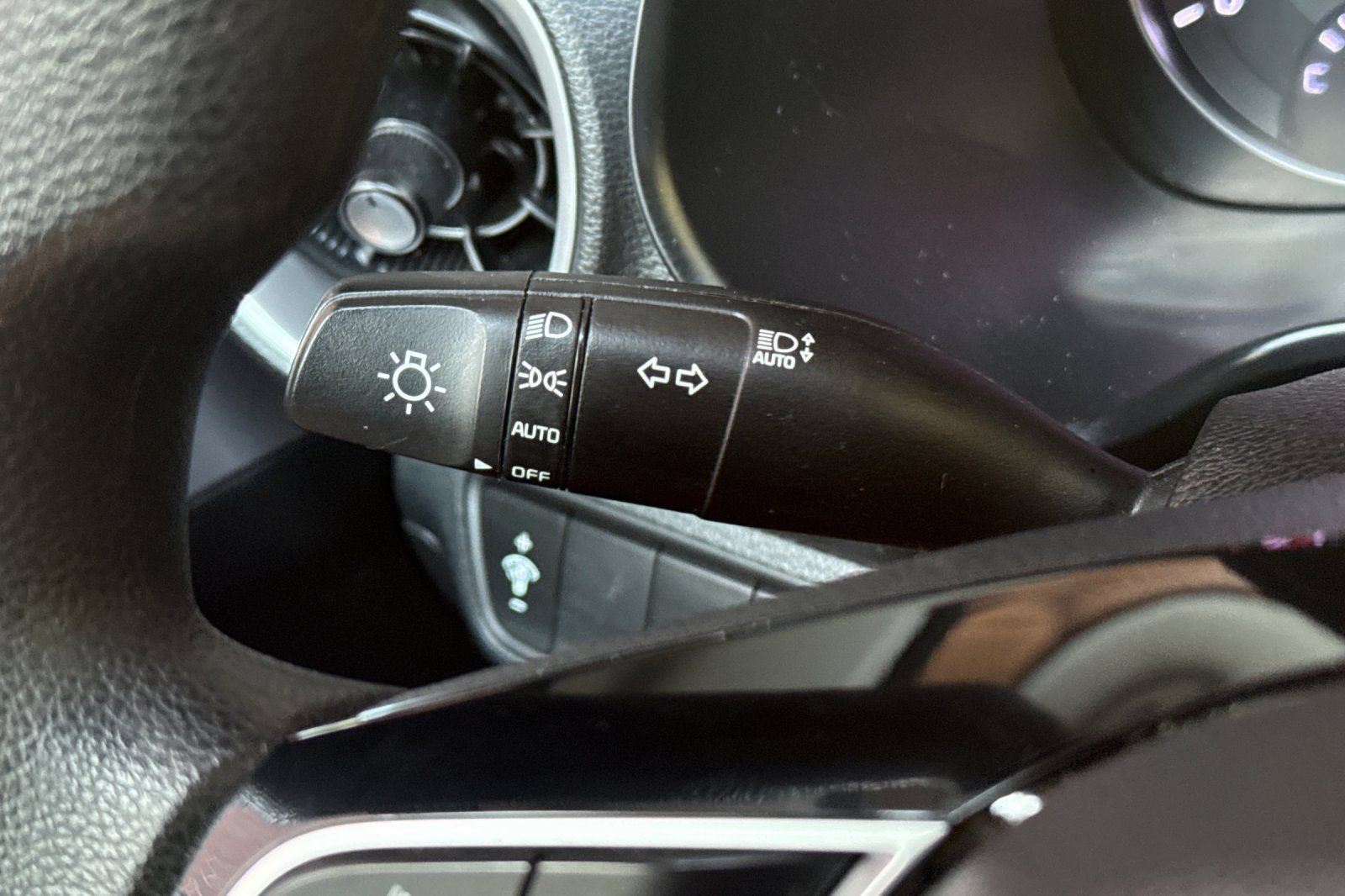 Used 2024 Kia Forte LXS FWD image 30