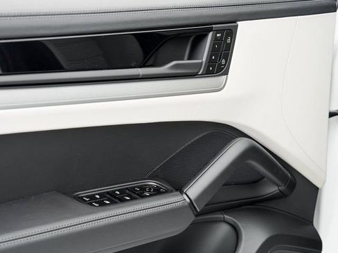 New 2026 Porsche Cayenne Coupe image 8