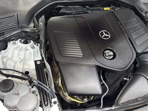 Used 2025 Mercedes-Benz C 300 4MATIC Sedan image 32