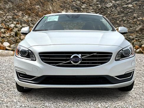 Used 2015 Volvo S60 T5 Platinum image 3