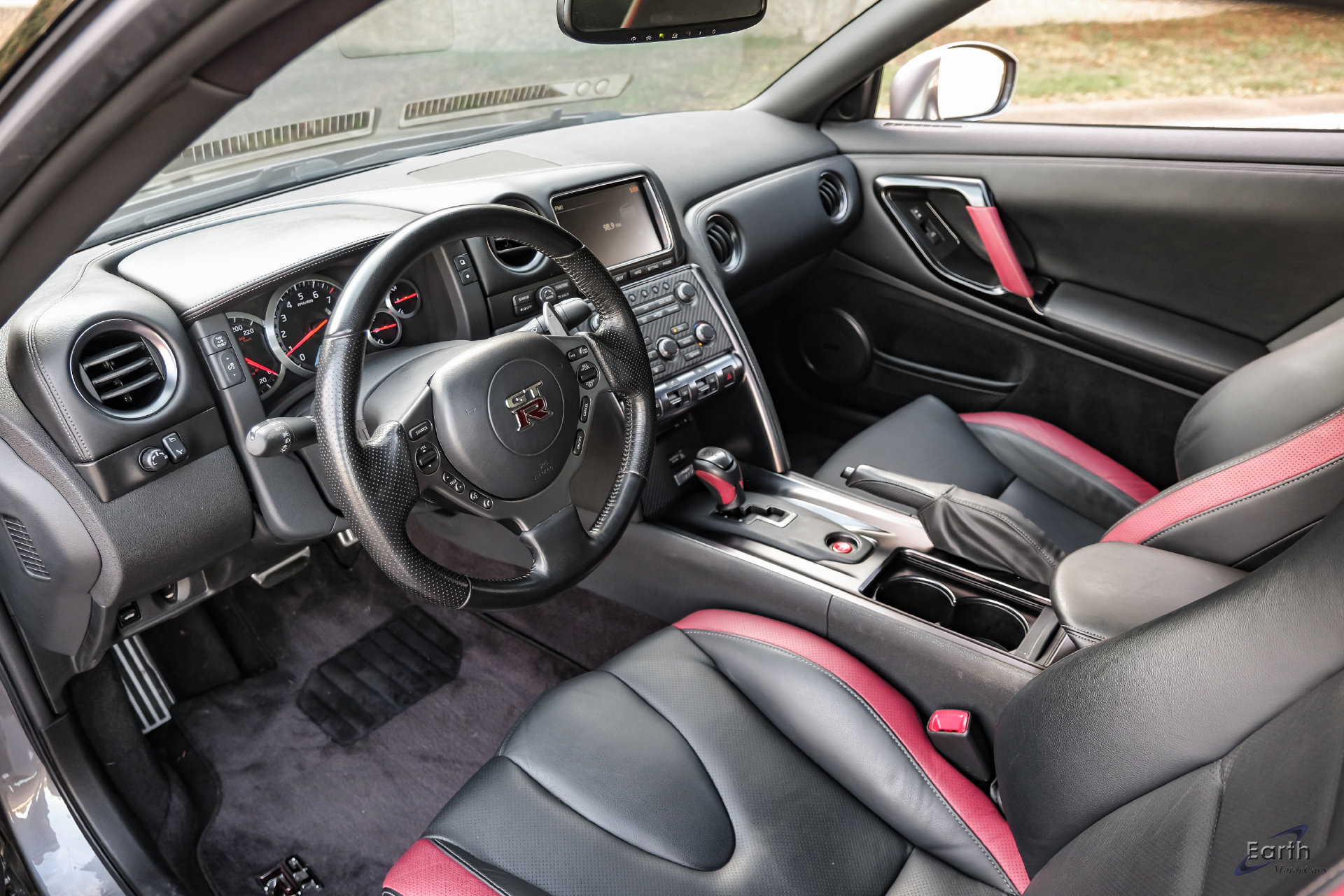 Used 2013 Nissan GT-R Black Edition AWD/4WD image 3