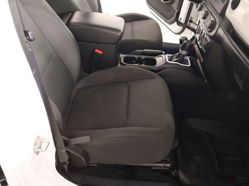 Used 2019 Jeep Wrangler Unlimited Sahara image 12