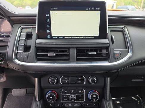 Used 2023 Chevrolet Suburban LT RWD image 25