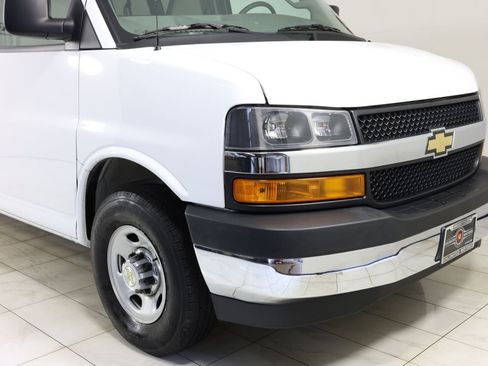 Used 2024 Chevrolet Express 3500 LT w/ LT Preferred Equipment Group RWD image 32