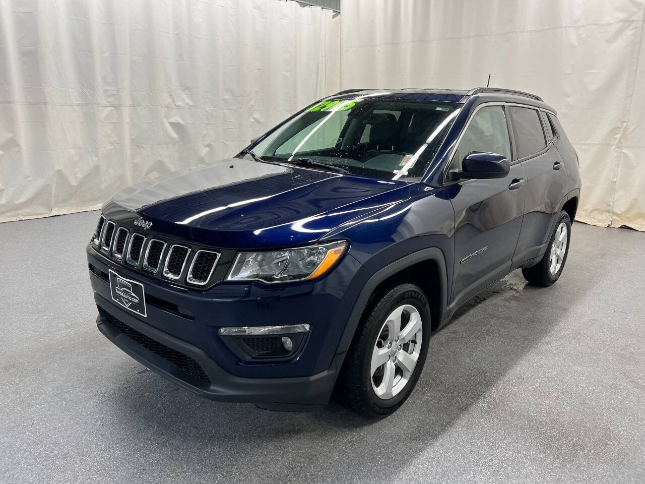 Used 2019 Jeep Compass Latitude w/ Popular Equipment Group AWD/4WD image 1