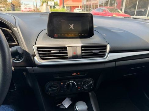 Used 2018 MAZDA MAZDA3 Sport FWD image 11
