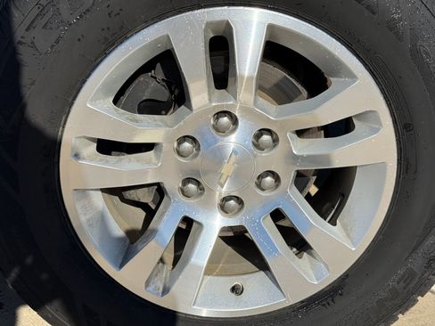 Used 2019 Chevrolet Tahoe LT image 9