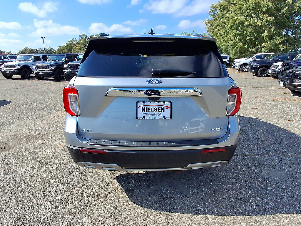 Used 2024 Ford Explorer XLT w/ Equipment Group 202A AWD/4WD image 44