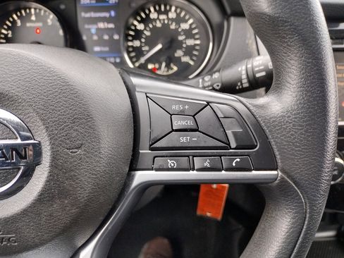 Used 2020 Nissan Rogue Sport S image 19