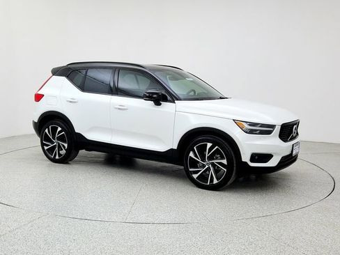 Used 2021 Volvo XC40 T5 R-Design w/ Protection Package Premier image 3