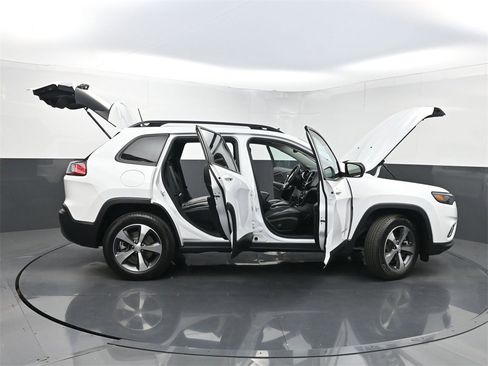 Used 2022 Jeep Cherokee Limited image 34