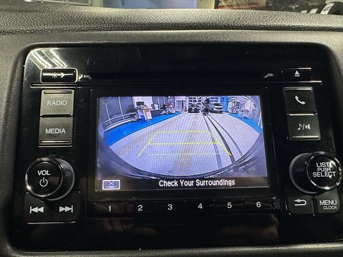 Used 2019 Honda HR-V LX image 12