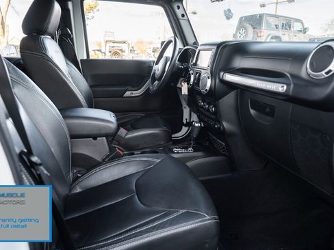 Used 2014 Jeep Wrangler Unlimited Rubicon w/ Connectivity Group image 11