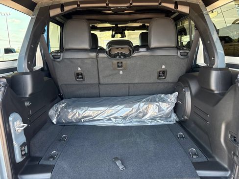 New 2026 Jeep Wrangler Unlimited Sahara AWD/4WD image 16