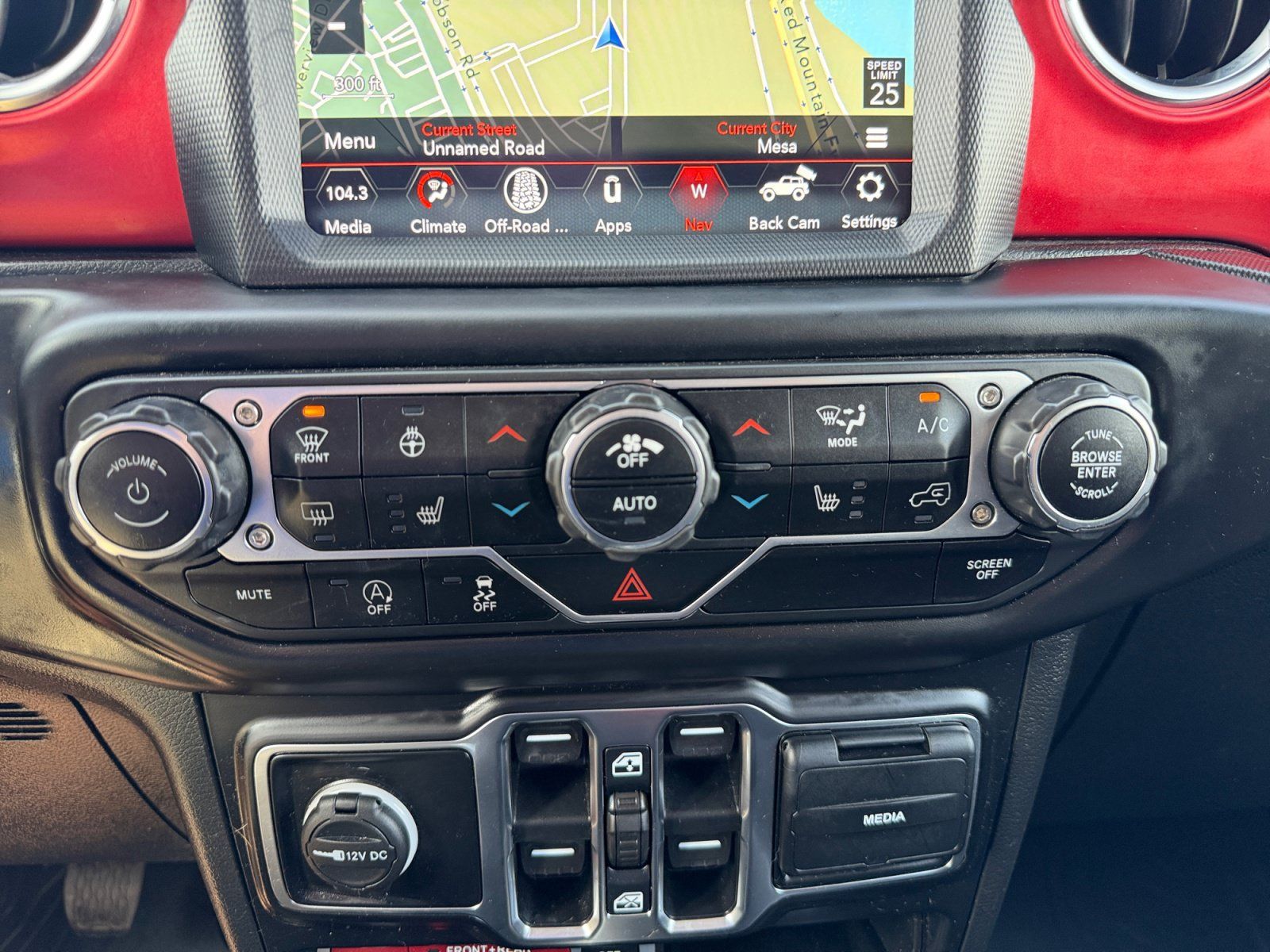 Used 2021 Jeep Wrangler Unlimited Rubicon AWD/4WD image 26