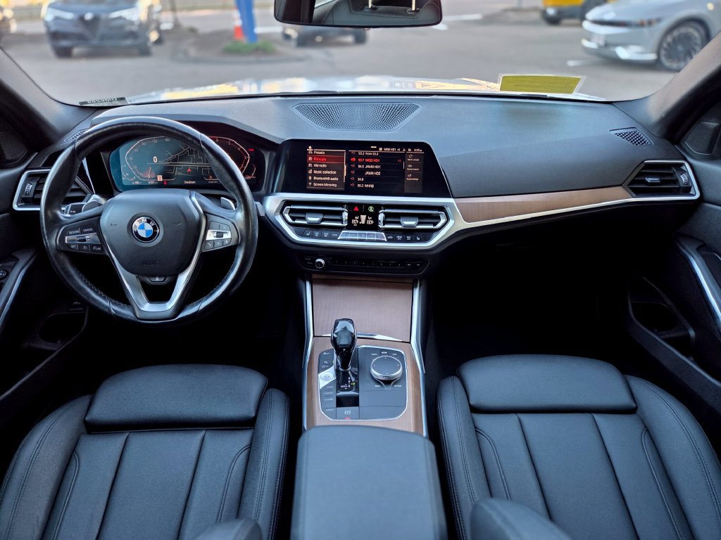 Used 2019 BMW 330i xDrive Sedan w/ Driving Assistance Package AWD/4WD image 13