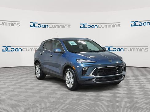 Used 2025 Buick Encore GX Preferred w/ Comfort Package FWD image 2