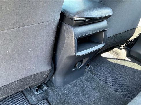 Used 2020 Toyota RAV4 LE AWD/4WD image 33