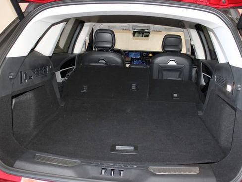 Used 2025 Lincoln Nautilus Premier AWD/4WD image 38