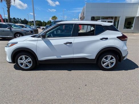 New 2025 Nissan Kicks Play S image 6