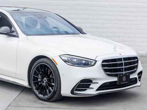 Used 2023 Mercedes-Benz S 500 4MATIC image 3