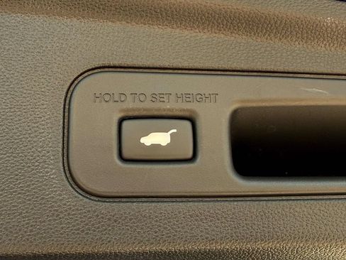 Used 2025 Acura MDX A-Spec AWD/4WD image 9