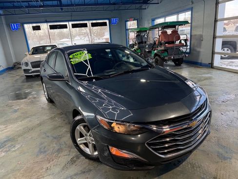 Used 2020 Chevrolet Malibu LS w/ Driver Confidence Package II image 4