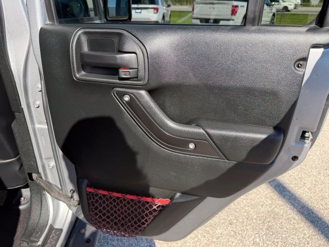 Used 2017 Jeep Wrangler Unlimited Rubicon AWD/4WD image 31