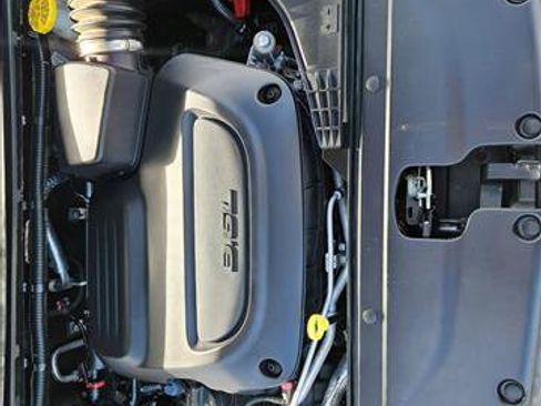 Used 2023 Chrysler Pacifica Limited FWD image 25