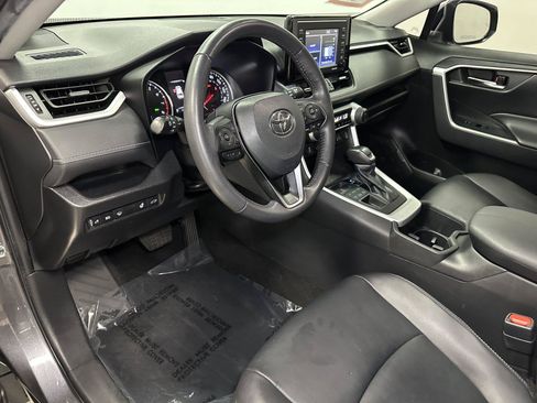 Used 2022 Toyota RAV4 XLE Premium AWD/4WD image 24