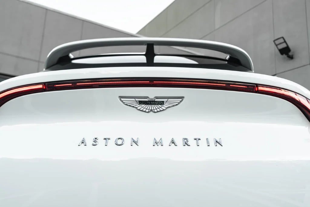 Used 2022 Aston Martin DBX AWD/4WD image 18