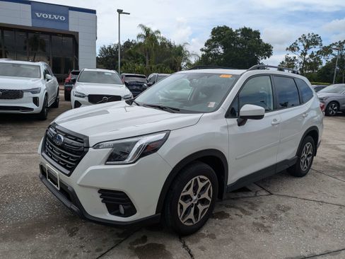 Certified 2023 Subaru Forester Premium AWD/4WD image 9