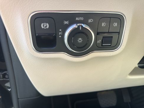 Used 2021 Mercedes-Benz GLA 250 4MATIC image 17