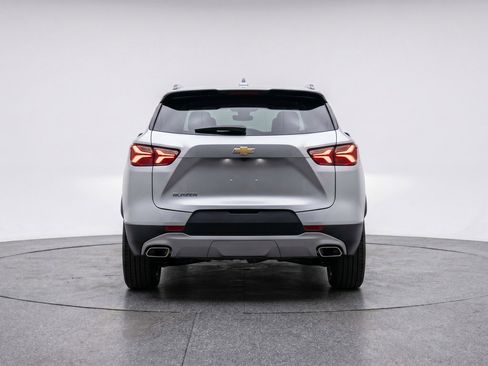 Used 2025 Chevrolet Blazer LT FWD image 7