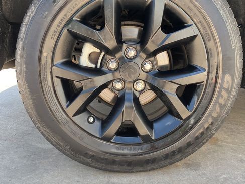 Used 2022 Toyota RAV4 LE FWD image 27