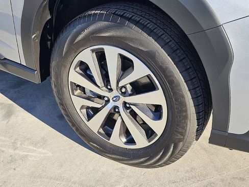 Certified 2025 Subaru Outback Premium image 9