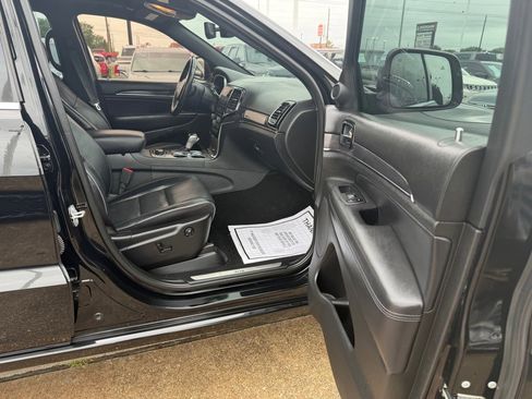 Used 2020 Jeep Grand Cherokee Overland image 17