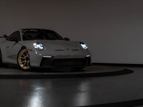 Used 2022 Porsche 911 GT3 image 40