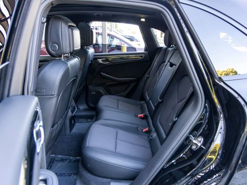 Certified 2025 Porsche Macan image 44