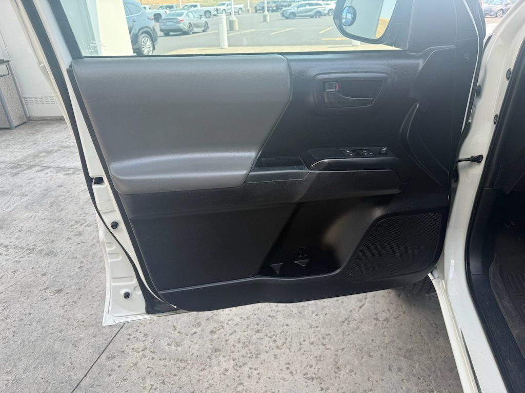 Used 2020 Toyota Tacoma SR RWD image 13