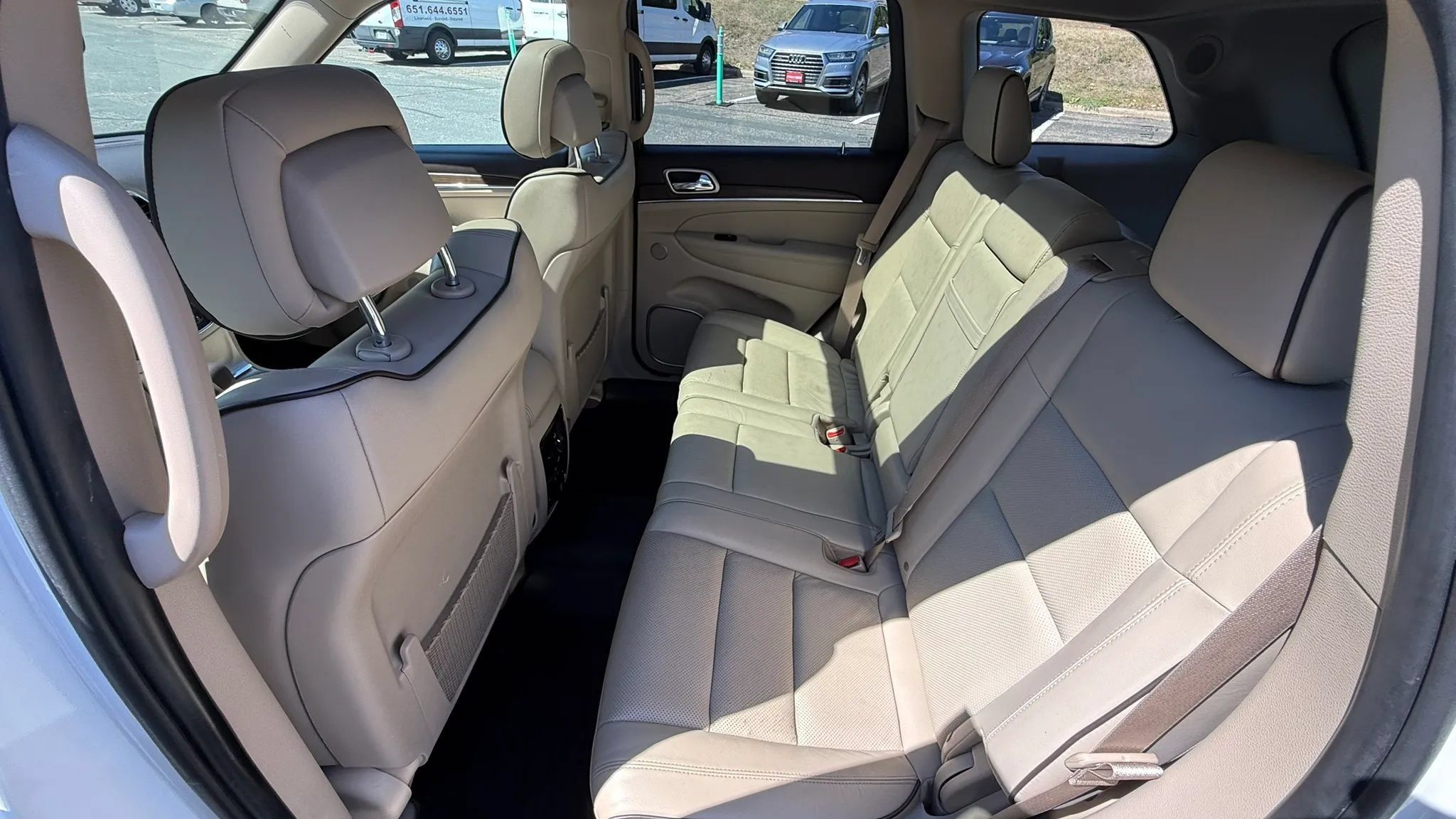 Used 2017 Jeep Grand Cherokee Overland w/ Jeep Active Safety Group AWD/4WD image 31