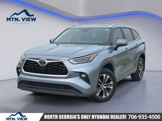 Used 2023 Toyota Highlander XLE AWD/4WD video 1