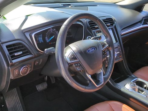 Used 2019 Ford Fusion Titanium FWD image 13
