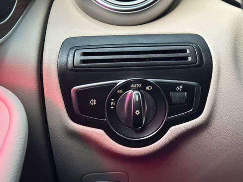 Certified 2022 Mercedes-Benz GLC 300 image 32