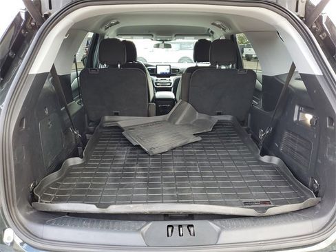 Used 2022 Ford Explorer XLT image 8