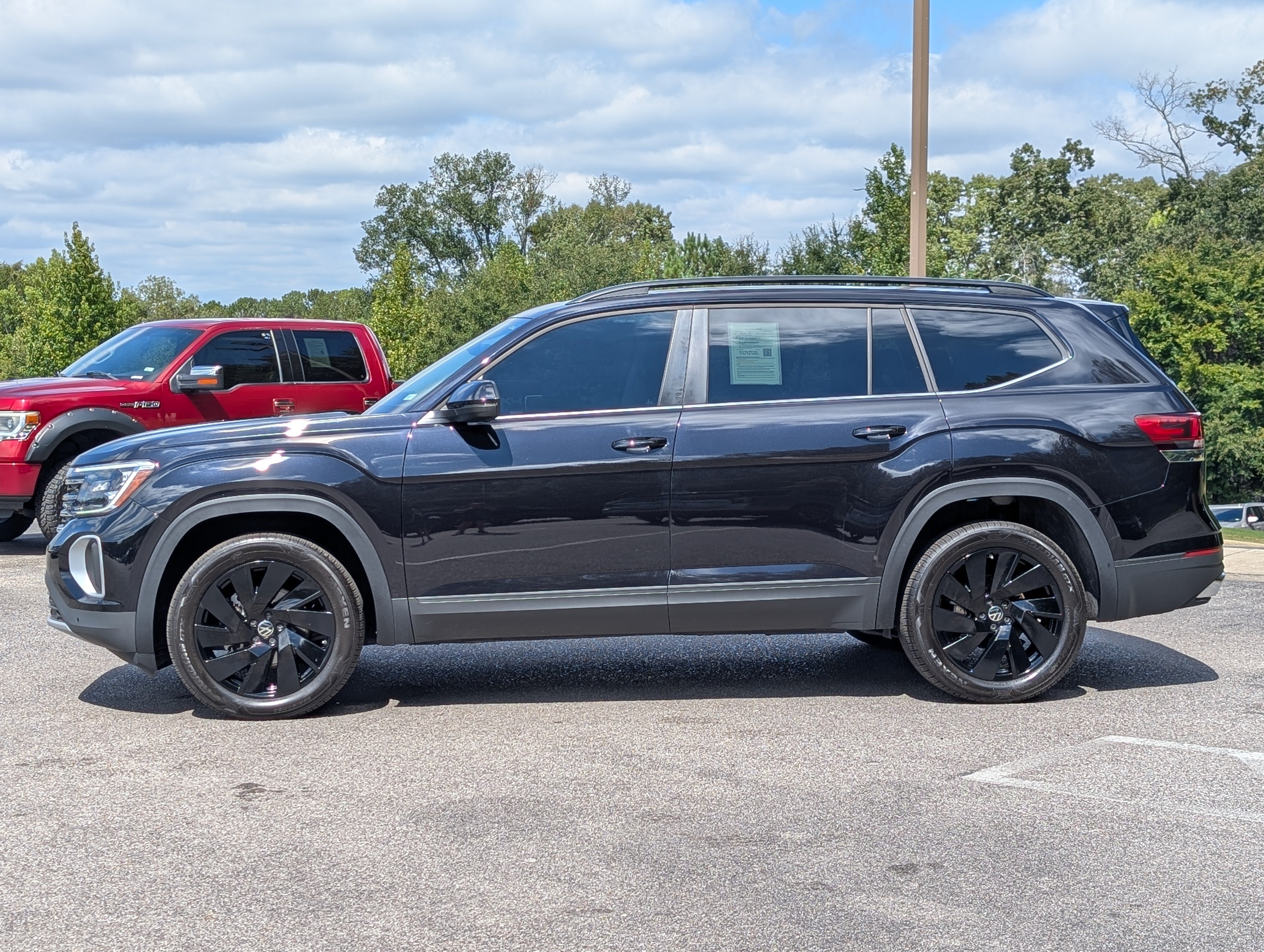 Used 2026 Volkswagen Atlas SE FWD image 6