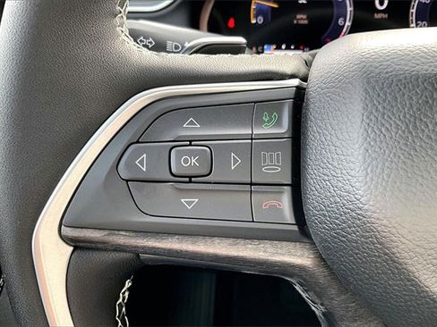 New 2025 Jeep Grand Cherokee Limited w/ Trailer Tow Package image 23