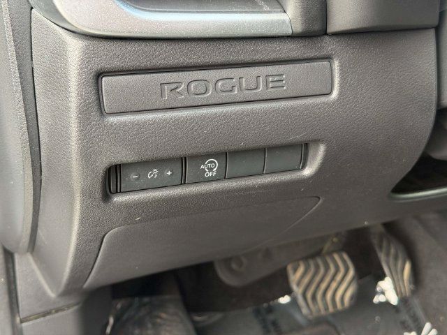Used 2024 Nissan Rogue S FWD image 25